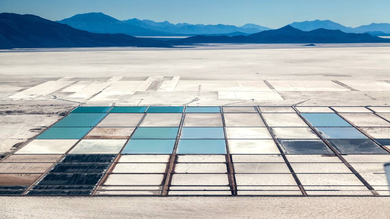 Bolivie : pourquoi la ruée vers le lithium risque de bouleverser le salar d'Uyuni
