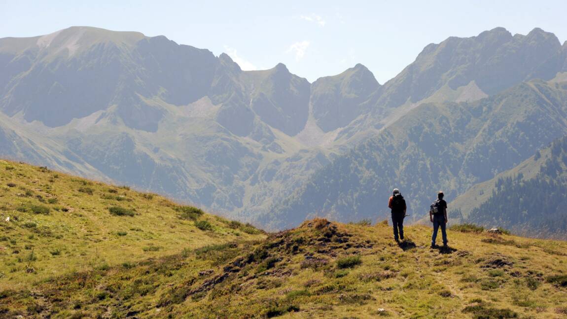 Parcmètres vs randonneurs: l'accès payant à la montagne fait débat dans les Pyrénées
