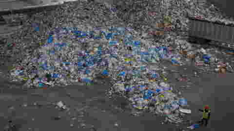 7e continent de plastique : qu'est-ce que le vortex de déchets du ...