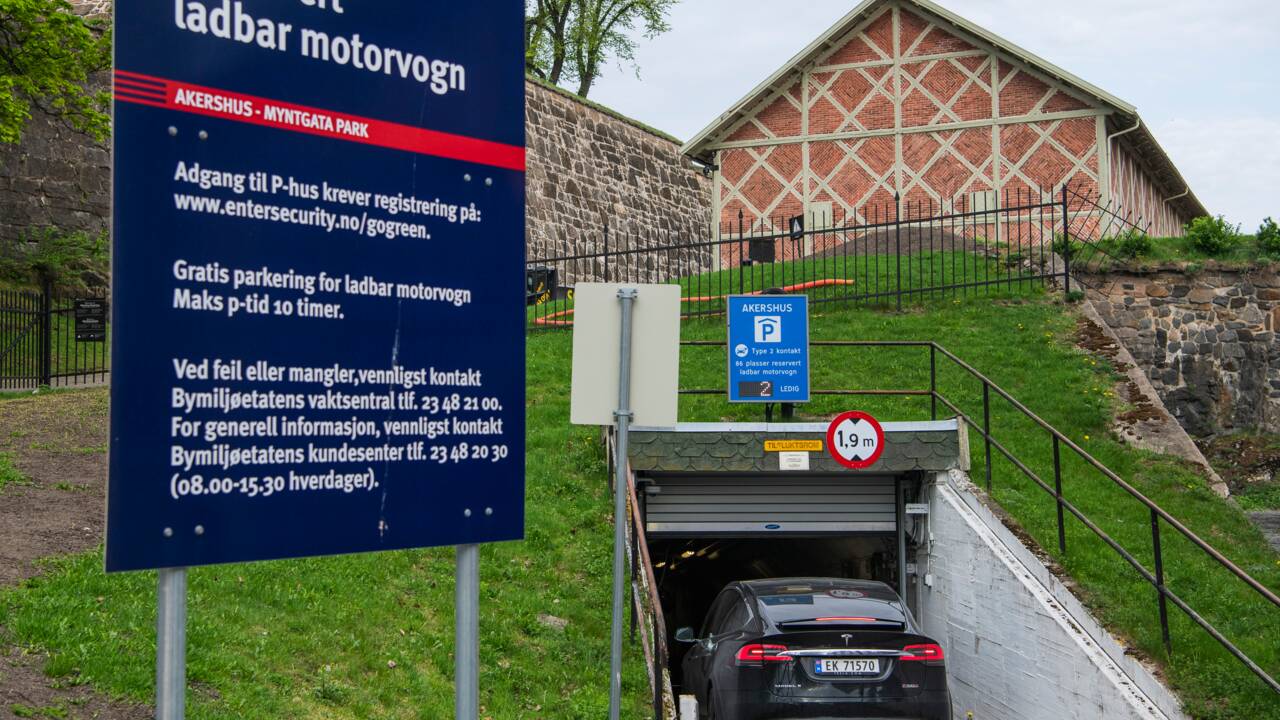 Du prince au croque-mort, les automobilistes norvégiens carburent à l'électrique