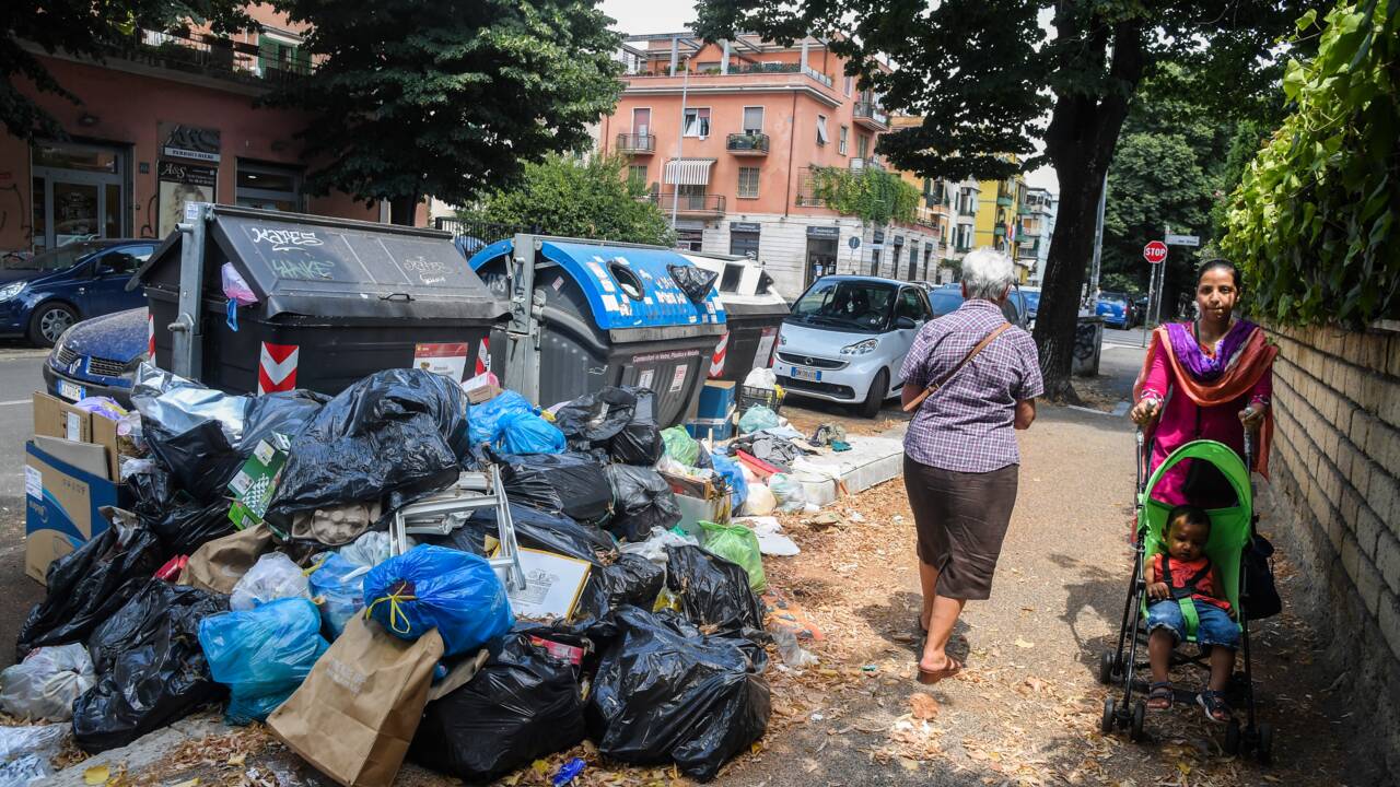 A Rome, les rues jonchées d'ordures font craindre une crise sanitaire