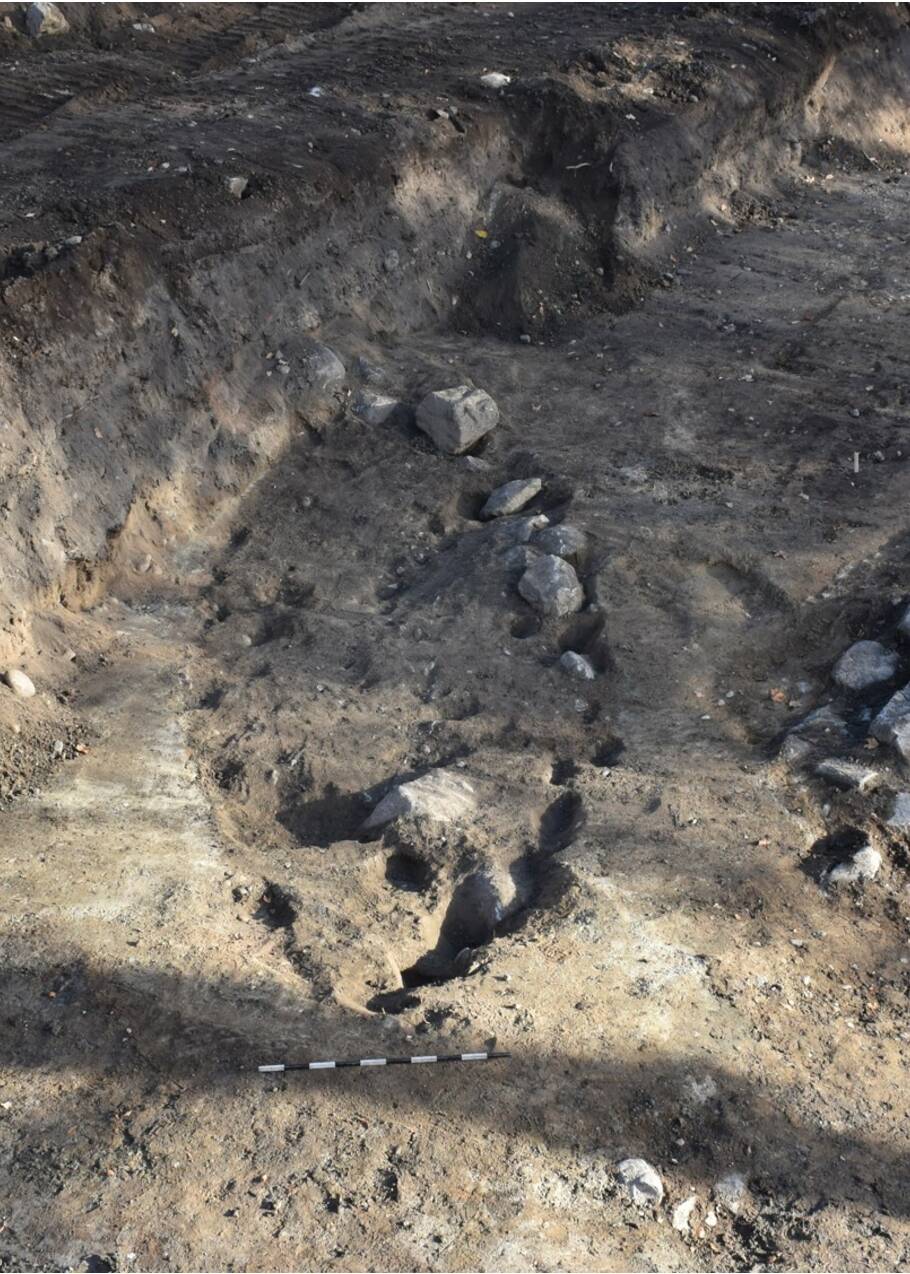 Un bateau-tombe et un squelette viking très bien préservés sortent de terre en Suède
