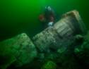 Des plongeurs découvrent les ruines d'un temple dans la cité engloutie d'Héracléion