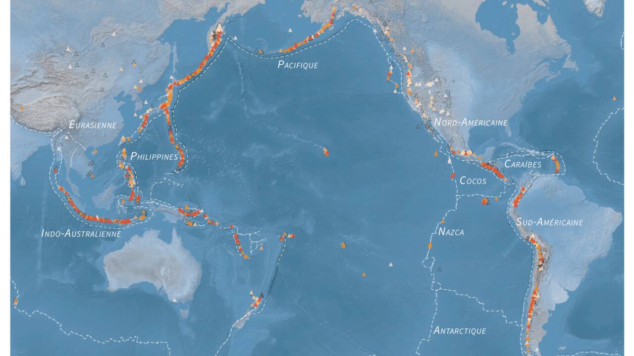 Fort séisme au large de l'Indonésie, alerte au tsunami, annoncent les autorités