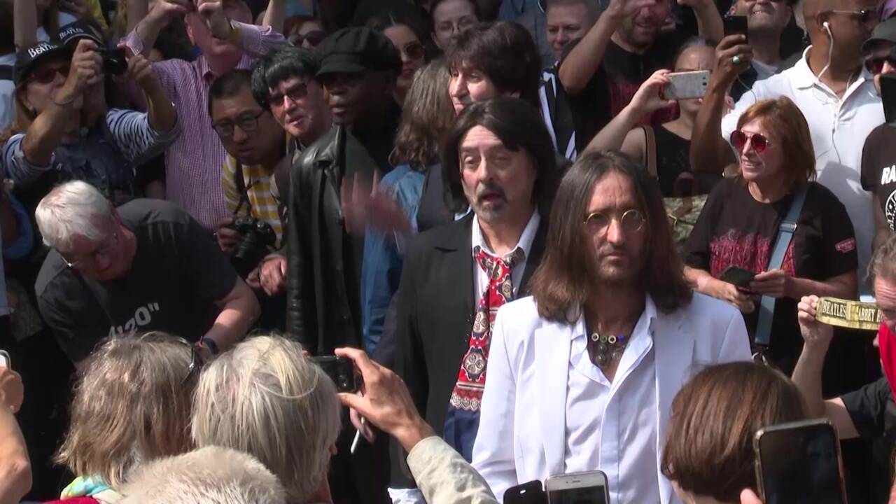 A Londres, des fans des Beatles célèbrent les 50 ans de la traversée d'Abbey Road