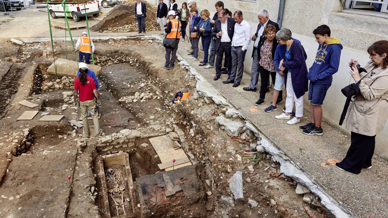 Des fouilles révèlent un sarcophage mérovingien vieux de 1400 ans à Cahors