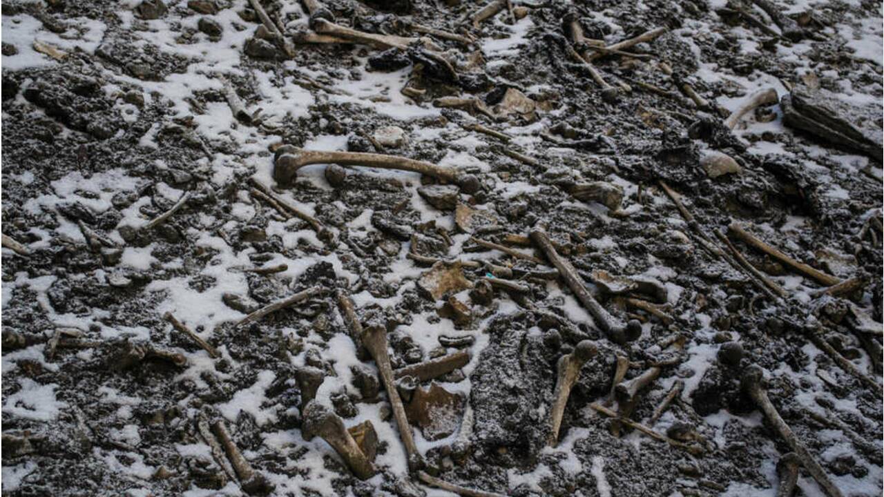 Le mystère du "lac des squelettes" continue d'intriguer dans l'Himalaya