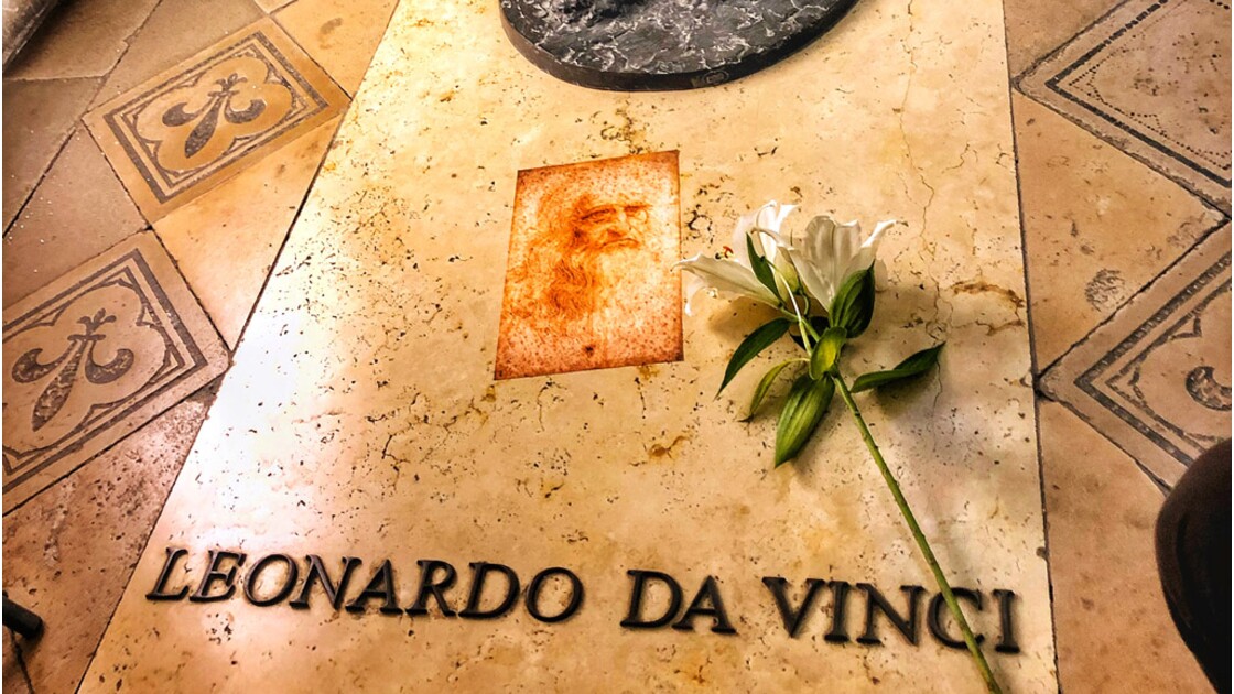 Leonard De Vinci Qui Se Trouve Dans Sa Tombe A Amboise Geo Fr