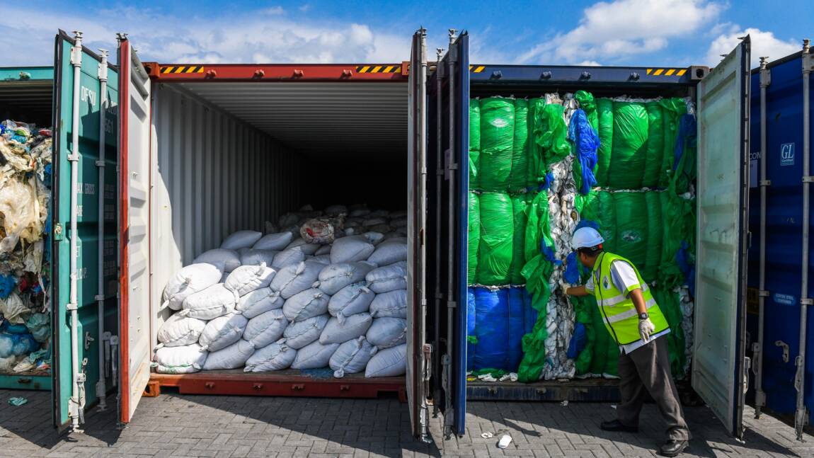 Retour à l'envoyeur: la Malaisie cherche l'origine de tonnes de déchets plastiques