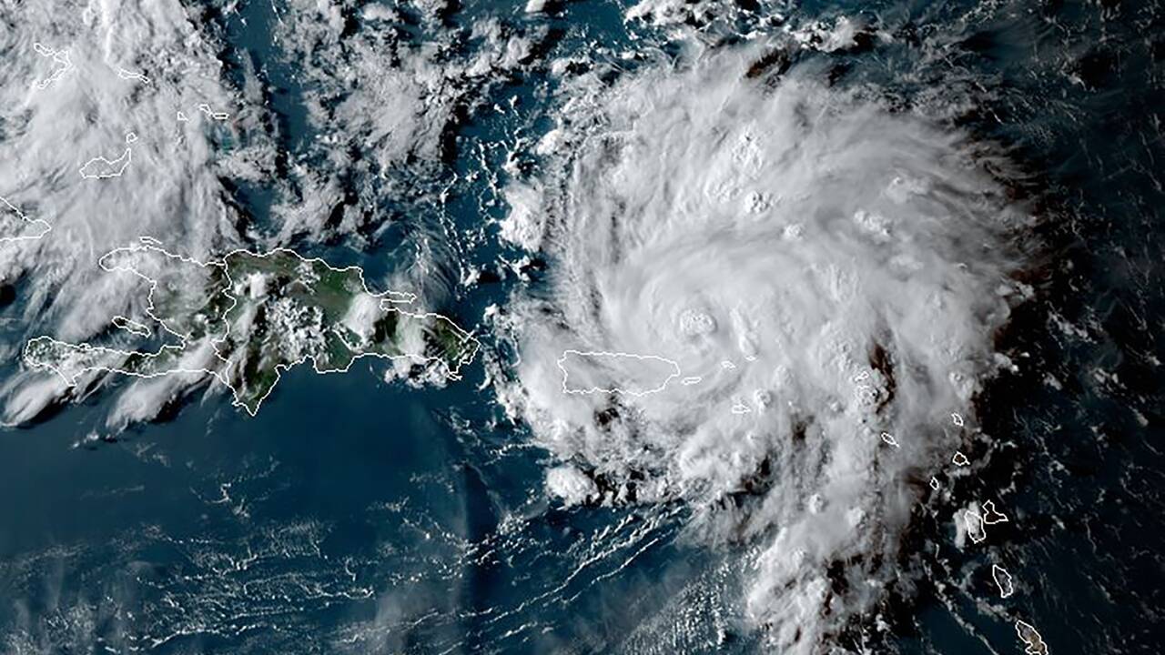 L'ouragan Dorian se renforce et menace la Floride