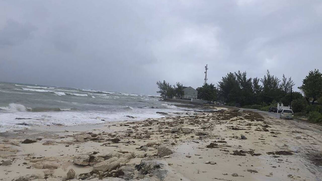Ouragan Dorian: au moins cinq morts aux Bahamas, évacuations massives aux Etats-Unis
