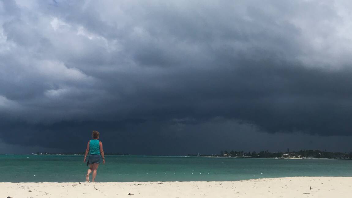 Avis de tempête tropicale aux Bahamas, meurtris par l'ouragan Dorian