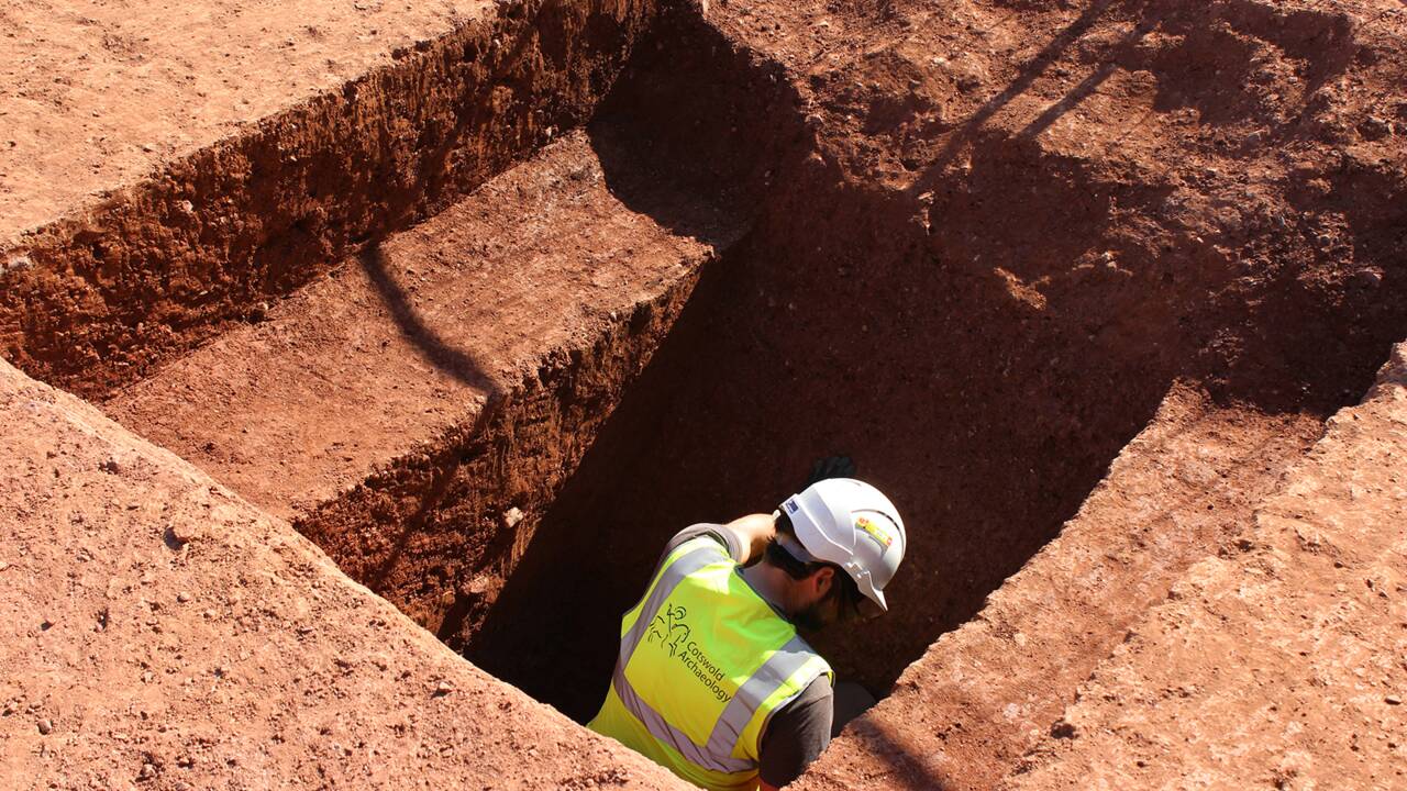 Des archéologues découvrent les restes d'un complexe militaire romain en Angleterre