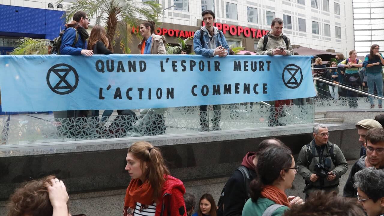 Climat: 17 heures d'occupation à Paris en coup d'envoi des actions d'Extinction Rebellion