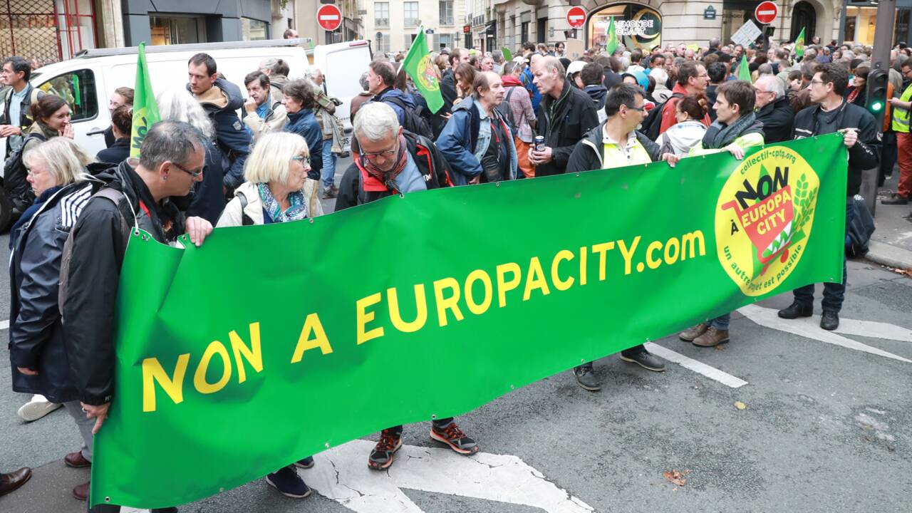 Europacity: des centaines d'opposants à l'arrivée de la marche à Matignon