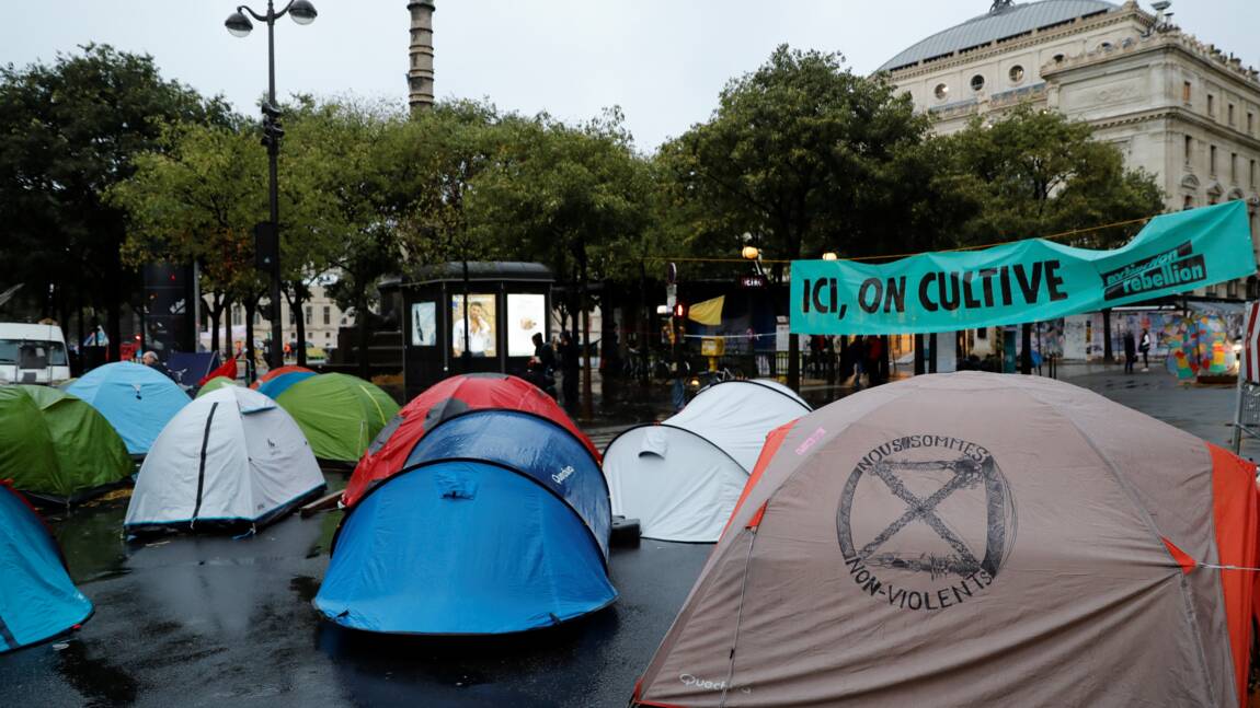 Extinction Rebellion: troisième jour de blocage au centre de Paris