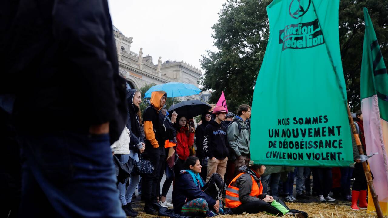 Extinction Rebellion: troisième jour de blocage au centre de Paris