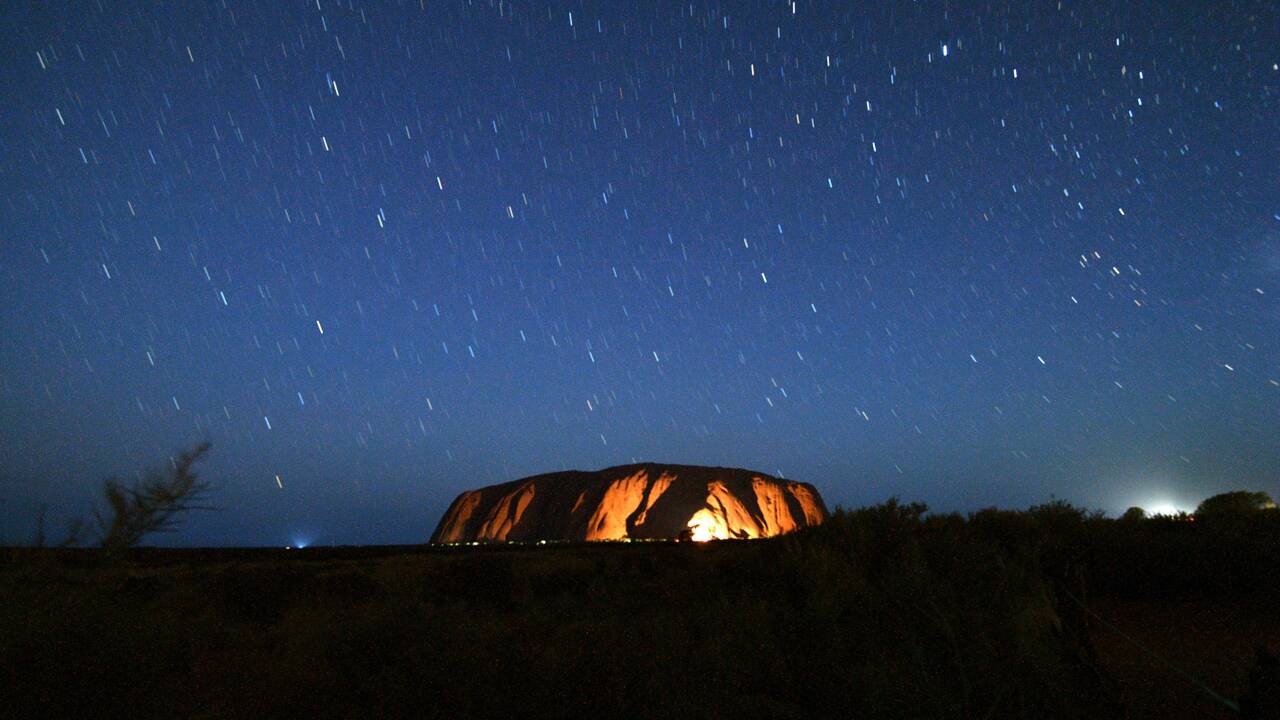 Les aborigènes Anangu célèbrent la fin des ascensions du rocher Uluru