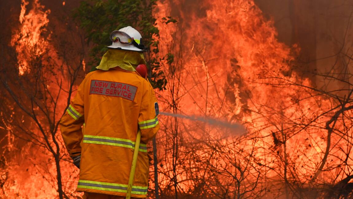 L'Est de l'Australie toujours en feu, 3 morts, 150 maisons brûlées
