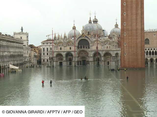 Venise A Nouveau Sous Les Eaux La Place Saint Marc Fermee Geo Fr