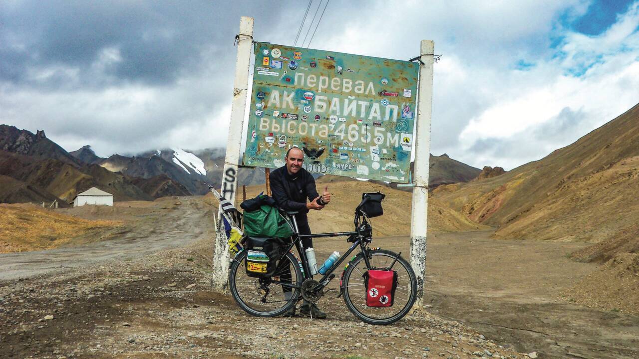 2000 kilomètres à vélo en Asie centrale : "J'ai voulu me laisser séduire par l'inattendu"