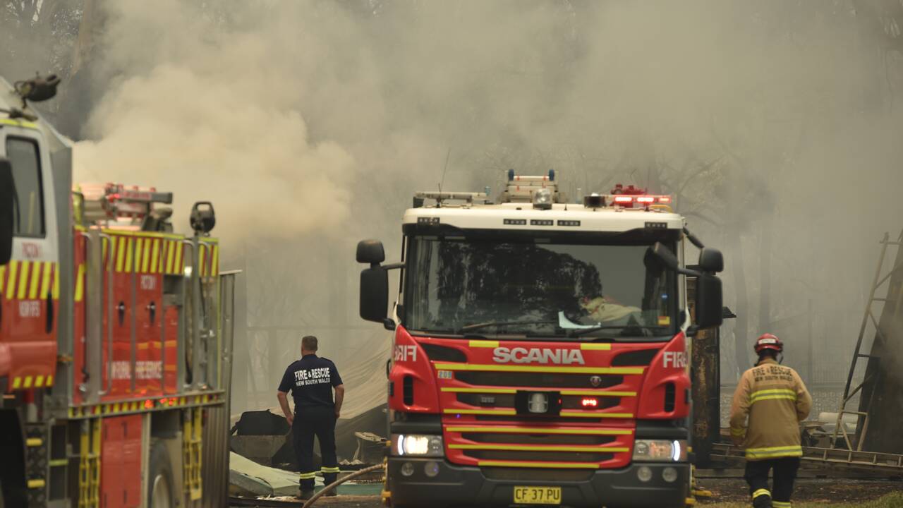 Australie: remparts contre les incendies, les pompiers volontaires soumis à rude épreuve