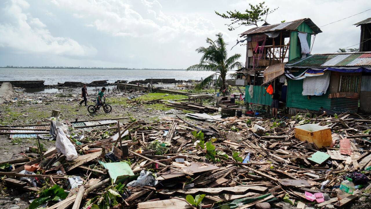 Typhon aux Philippines: le bilan grimpe à 50 morts