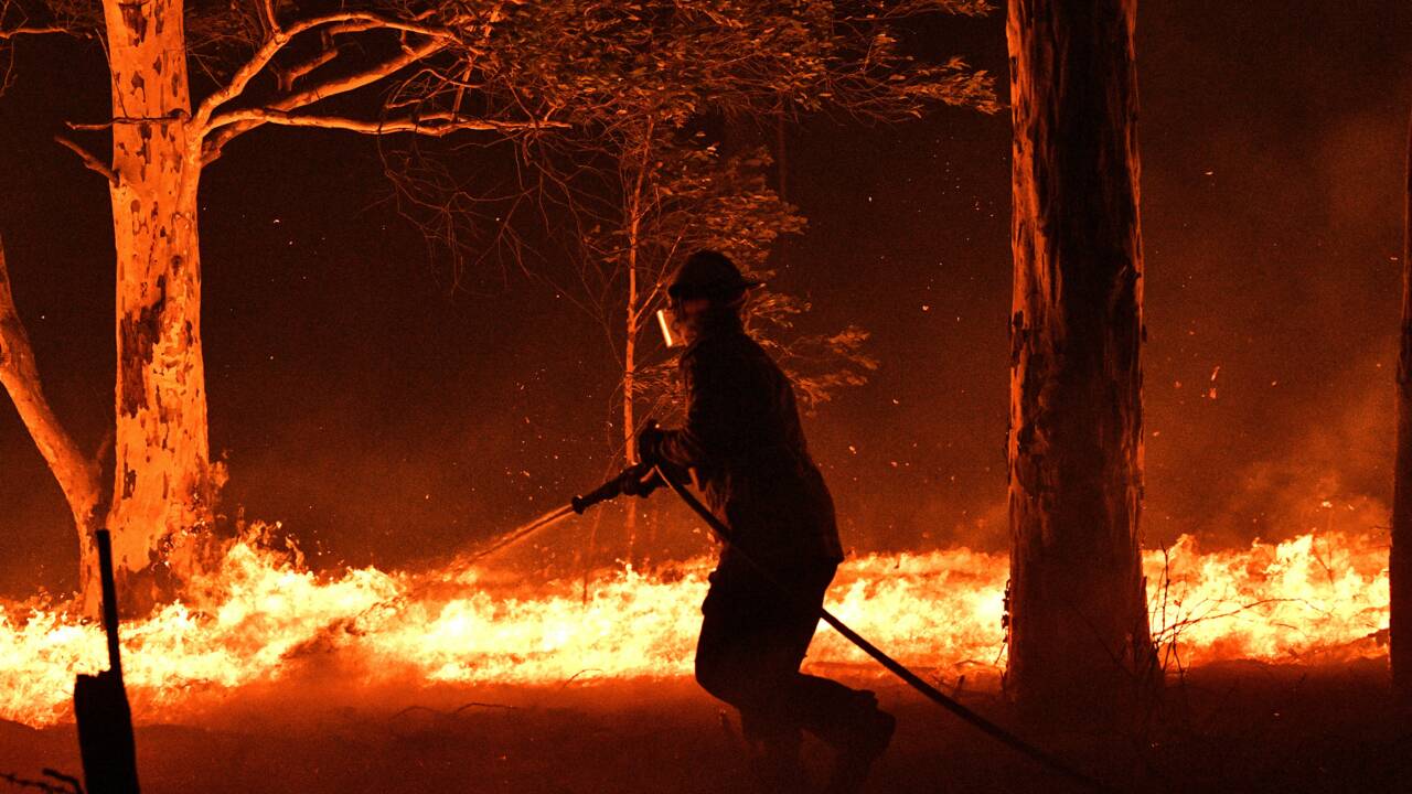 L'Australie mobilisée pour le sauvetage des milliers de personnes bloquées par les incendies
