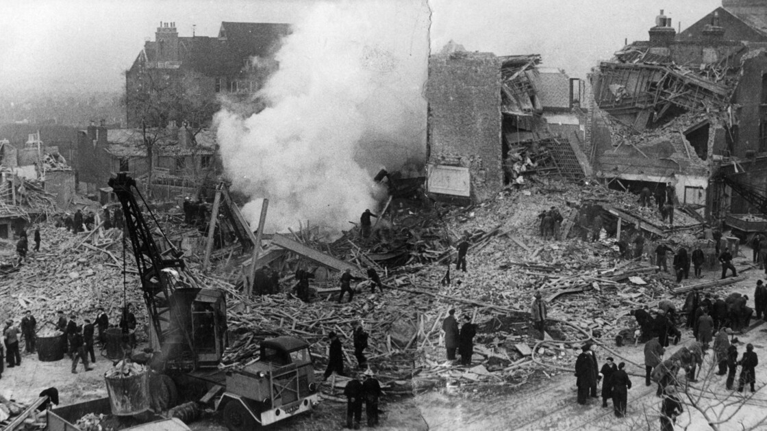Seconde Guerre Mondiale Quand Londres Etait Ravagee Par Les Bombes Volantes Des Nazis Geo Fr