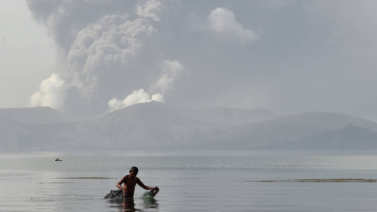 Volcan philippin: le risque demeure élevé en dépit d'une accalmie