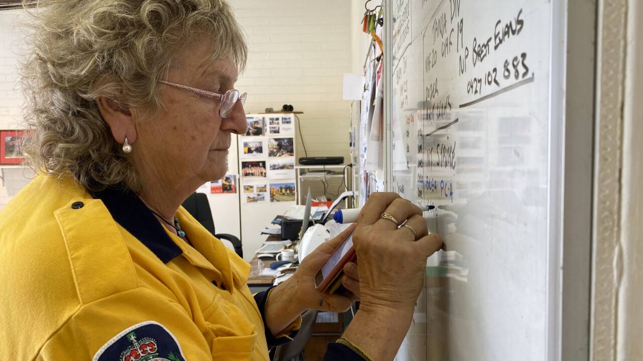 Pompier volontaire depuis 30 ans en Australie, Maggie n'avait jamais vu ça