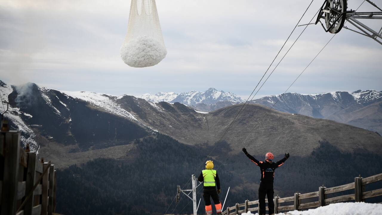 Neige par hélico: Borne reçoit des responsables de stations de ski