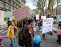A Bordeaux, 300 manifestants pour le climat dont des "gilets jaunes"