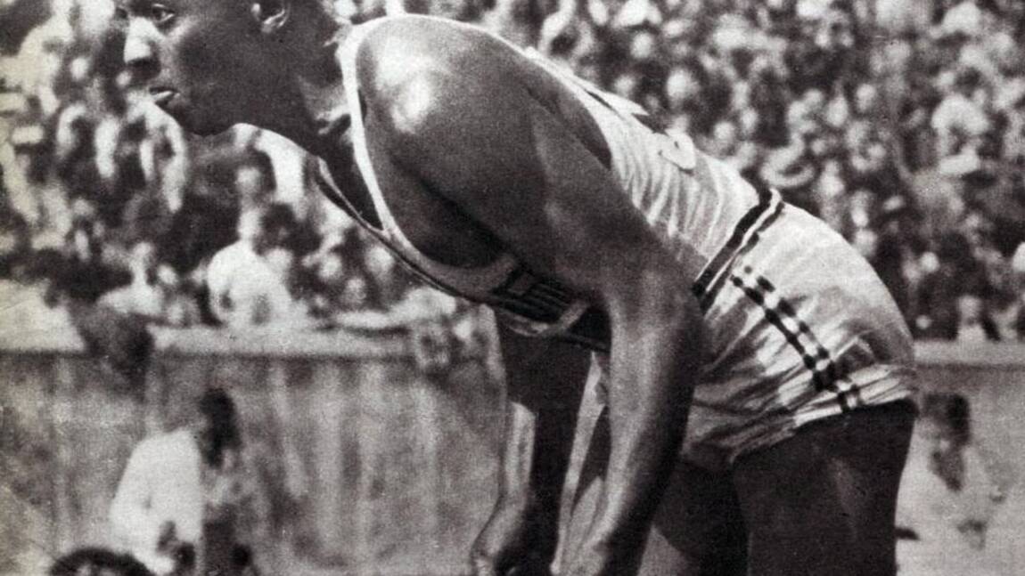 Quarante ans après sa mort, l'héritage complexe de Jesse Owens, l'athlète afro-américain qui triompha devant les nazis