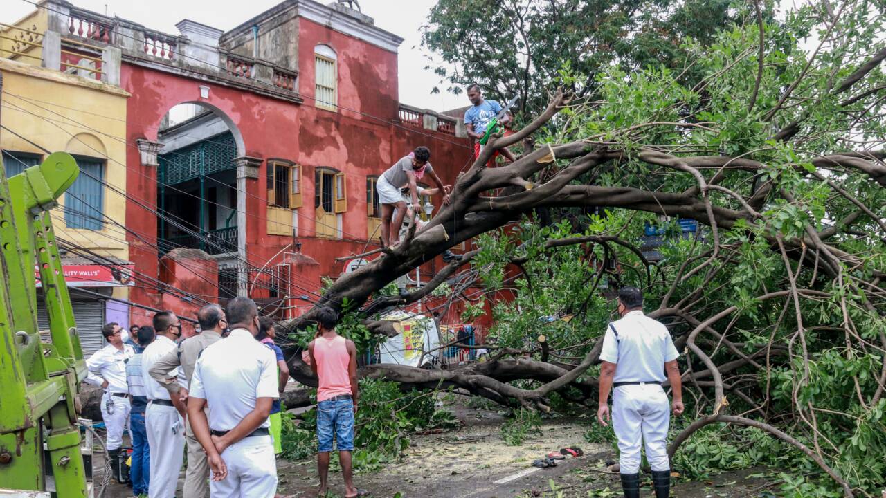 Le bilan du cyclone Amphan passe les 100 morts