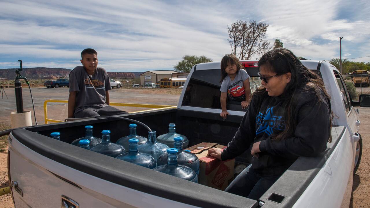 Etats-Unis : la pandémie met en évidence le manque criant d'eau chez les Navajos