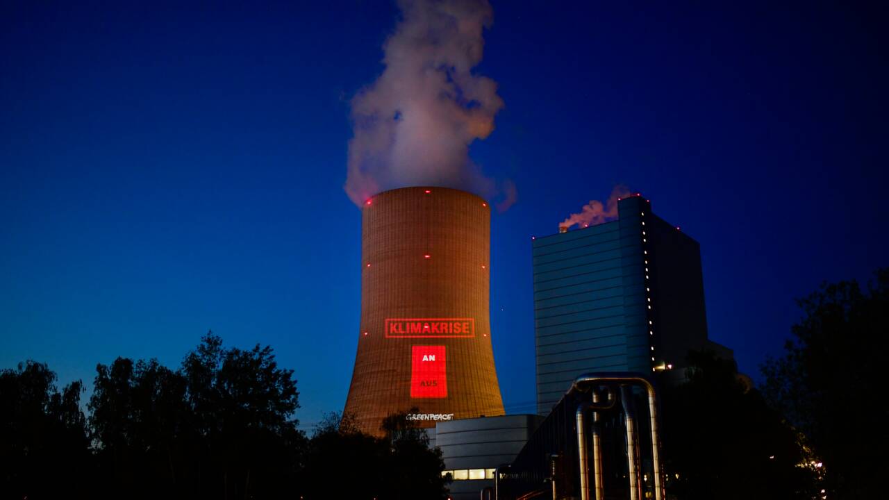 Allemagne: Protestation lors de la mise en service d'une centrale à charbon