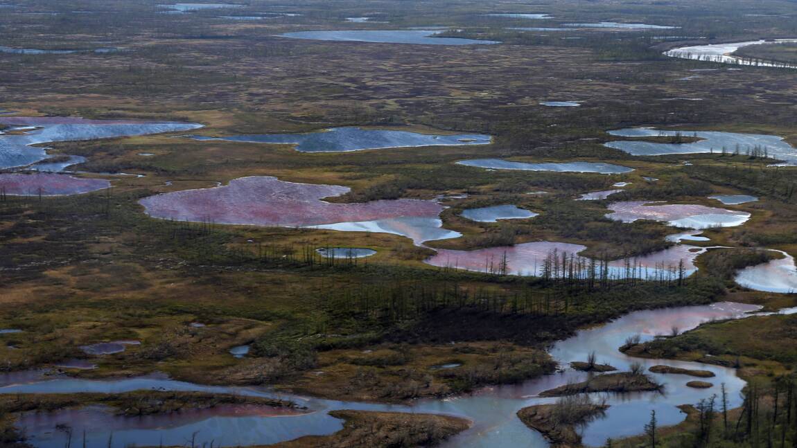 Arctique russe: les barrages flottants n'ont pas arrêté la pollution