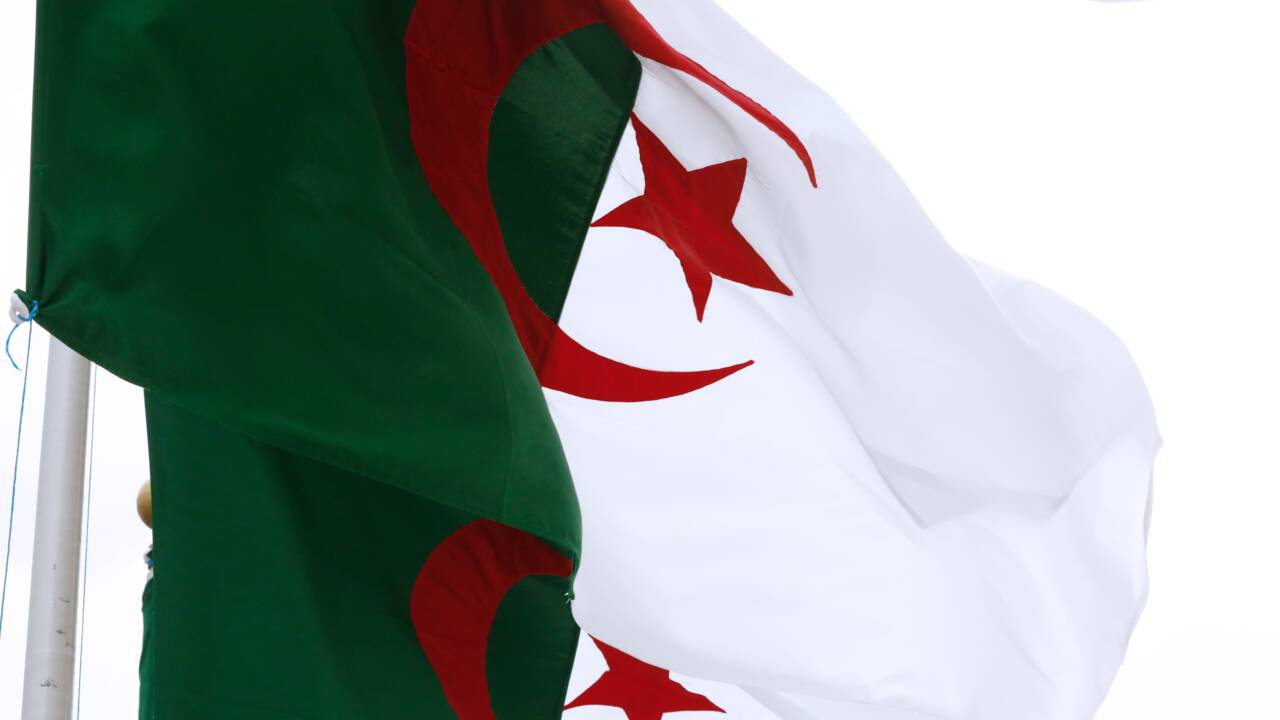 L'Algérie enterre ses premiers "martyrs" anticoloniaux et veut des excuses