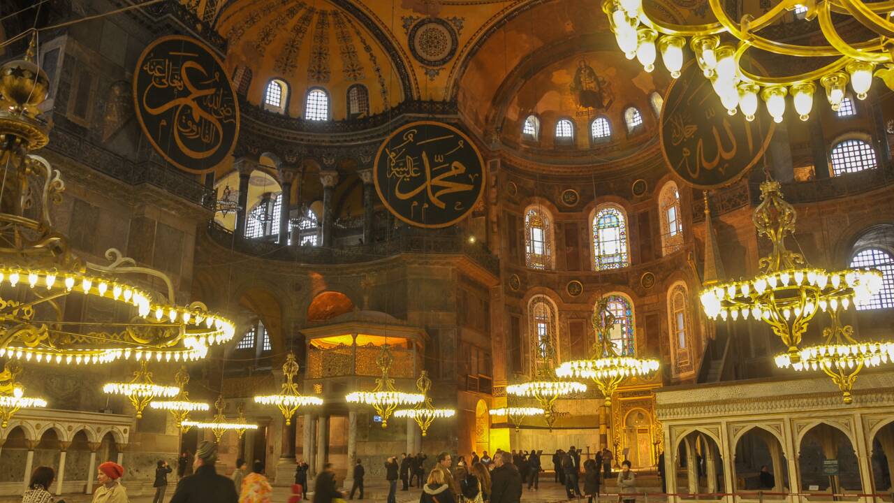 Turquie: Sainte-Sophie ouverte aux visiteurs en dehors des heures de prières musulmanes