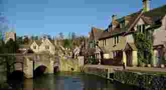 Eyam Le Village Anglais Qui A Vaincu La Peste Au 17e Siecle Grace Au Confinement Geo Fr