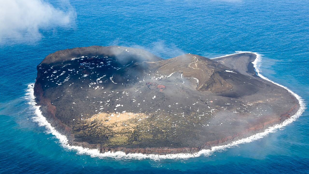 Islande : sur l'île de Surtsey, on a marché sur le volcan interdit