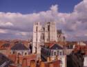 Les incertitudes demeurent après l'incendie dans la cathédrale de Nantes