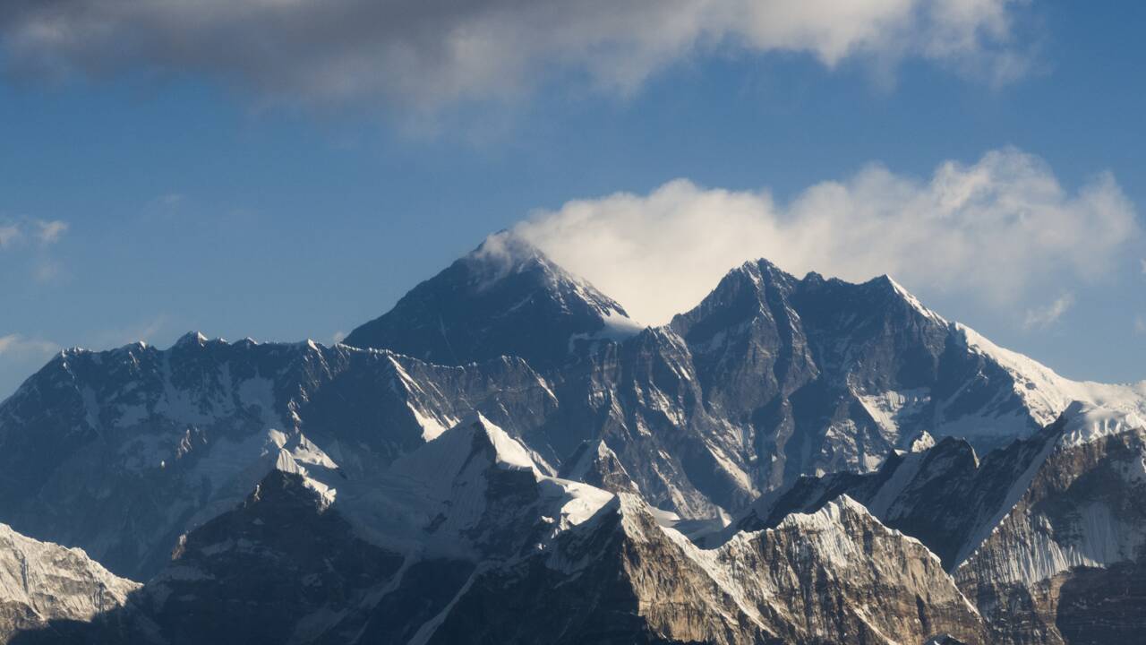 Des microplastiques découverts près du sommet de l'Everest