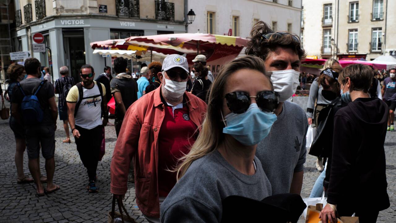 Marseille, Biarritz, Saint-Tropez... Quelles sont les villes touristiques qui imposent le port du masque en extérieur ?