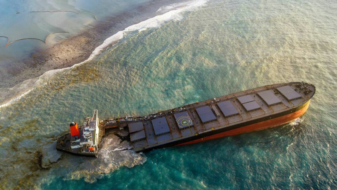 Ile Maurice: le navire échoué sur le point de se briser