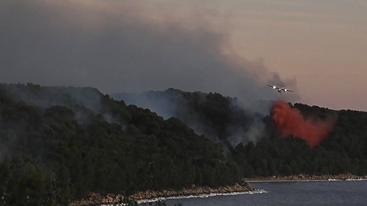 Feu fixé dans les Bouches-du-Rhône, 300 hectares brûlés