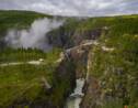 Un spectaculaire “pont en escalier” installé au-dessus d’une des plus belles cascades de Norvège