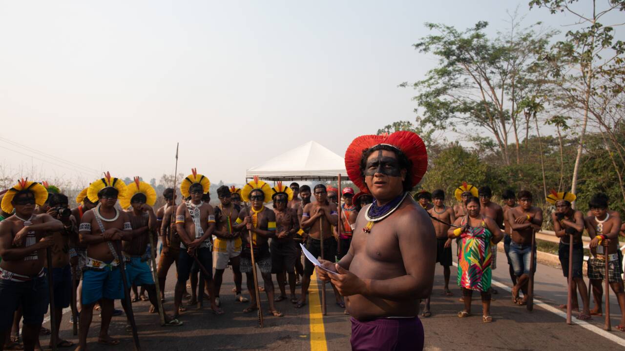 Brésil : des indigènes lèvent leur barrage sur une route