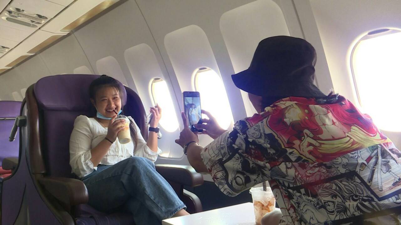 A Pattaya, un avion transformé en café accueille les Thaïlandais privés de voyage